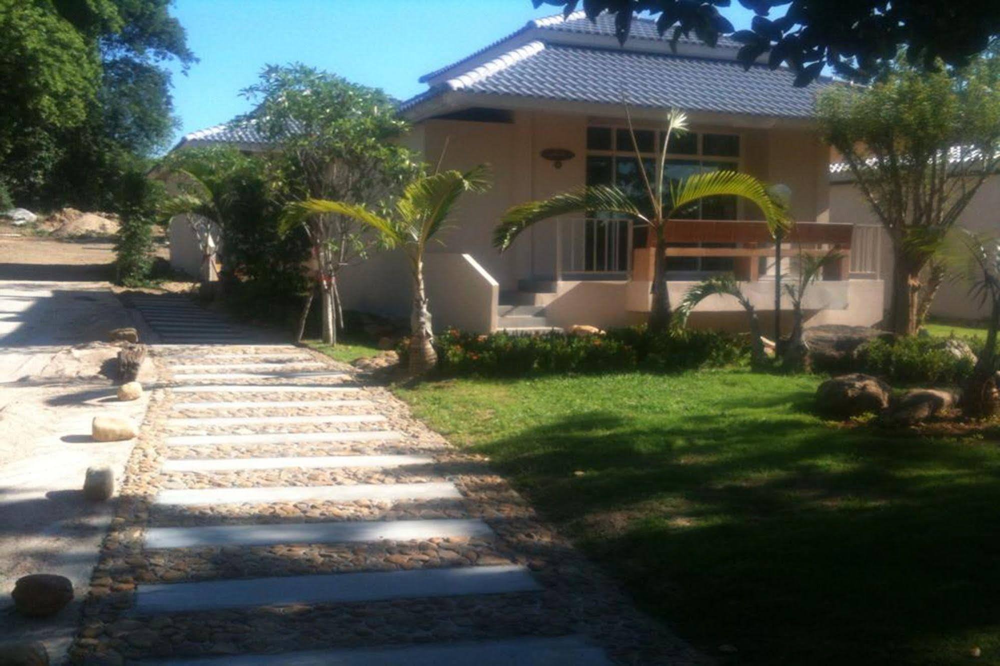 Maharaj Grand Hotel Nakhon Si Thammarat Bagian luar foto